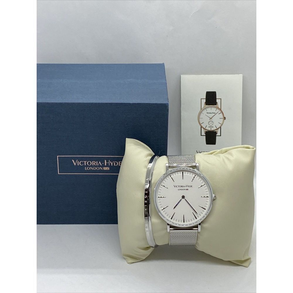 Victoria Hyde Men's Silver Stainless Steel Analog White Dial Quartz Watch UB155